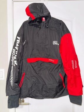 AthleTim Hooded Windbreaker Jacket — Tim Hortons- 2XL *french*